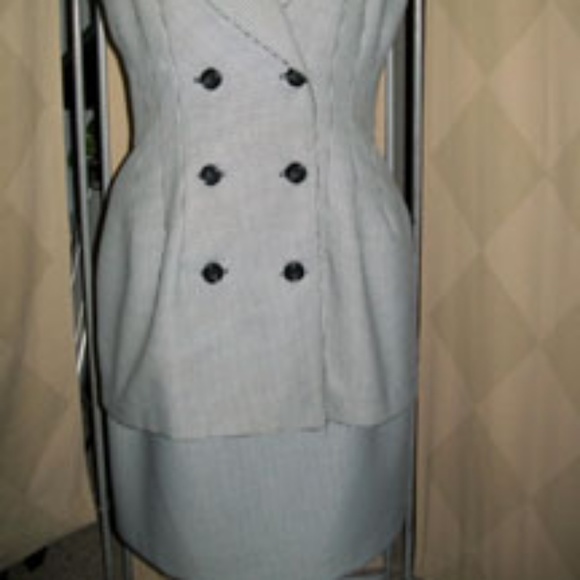 Suit Skirt and Sleeveless Jacket - Picture 2 of 2